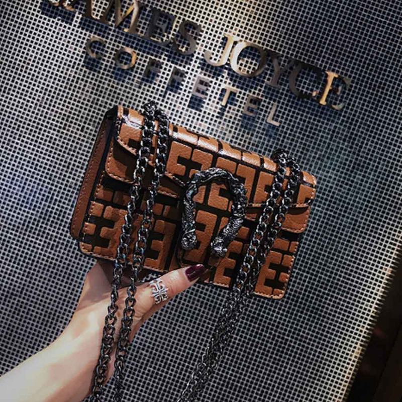 Τσάντα Ώμου Με Ανάγλυφο Σχέδιο Διαγώνια Για Γυναίκες Με Ύφασμα Και Μοτίβο 2023